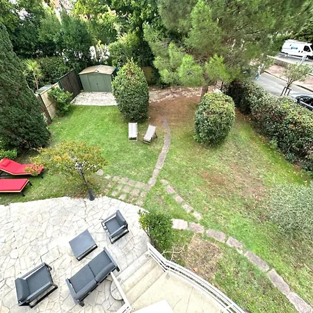Magnifique Familiale Avec Jardin, Parking Prive, Proche Plages, Commerces, Gare, Jusqu'a 12 Pers *