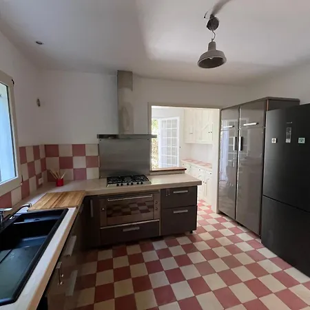 Magnifique Familiale Avec Jardin, Parking Prive, Proche Plages, Commerces, Gare, Jusqu'a 12 Pers *