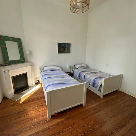 Villa Magnifique Familiale Avec Jardin, Parking Prive, Proche Plages, Commerces, Gare, Jusqu'a 12 Pers Arcachon