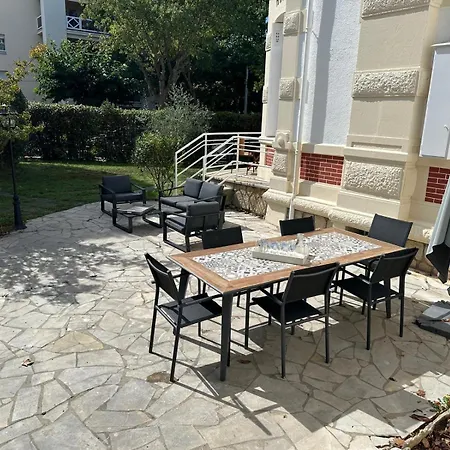 Villa Magnifique Familiale Avec Jardin, Parking Privé, Proche Plages, Commerces, Gare, Jusqu'à 12 Pers