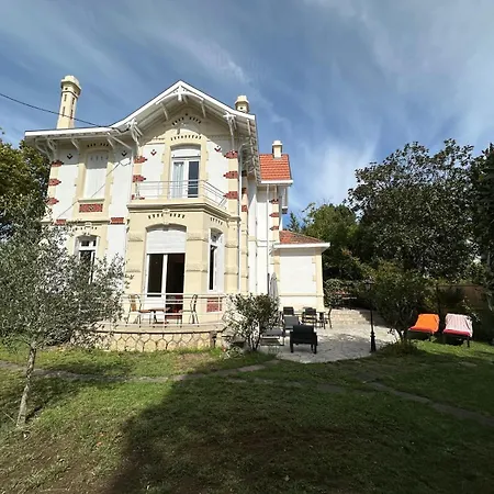 Villa Magnifique Familiale Avec Jardin, Parking Privé, Proche Plages, Commerces, Gare, Jusqu'à 12 Pers *