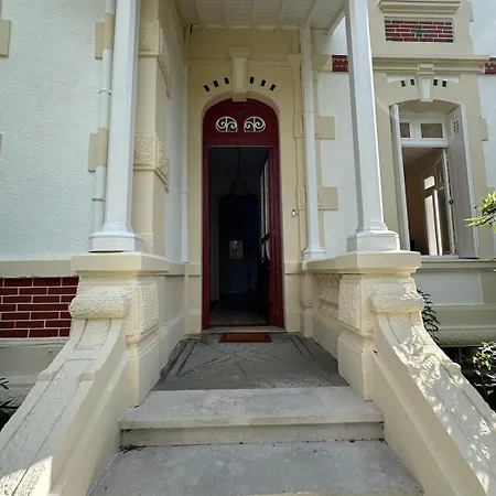 Villa Magnifique Familiale Avec Jardin, Parking Privé, Proche Plages, Commerces, Gare, Jusqu'à 12 Pers Arcachón