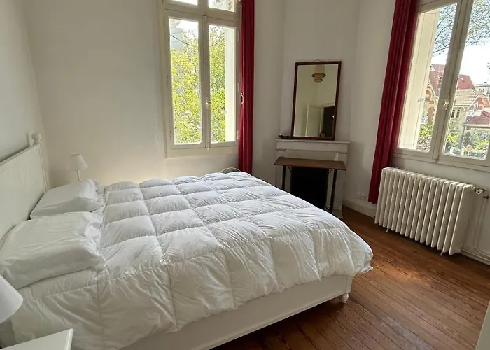 Magnifique Familiale Avec Jardin, Parking Prive, Proche Plages, Commerces, Gare, Jusqu'a 12 Pers Вилла