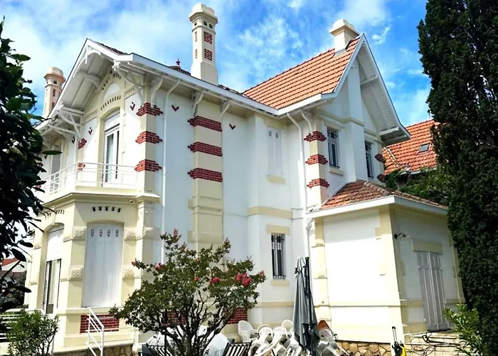 Magnifique Familiale Avec Jardin, Parking Prive, Proche Plages, Commerces, Gare, Jusqu'a 12 Pers * Аркашон